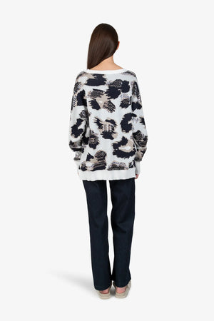 Pullover mit V-Ausschnitt 04