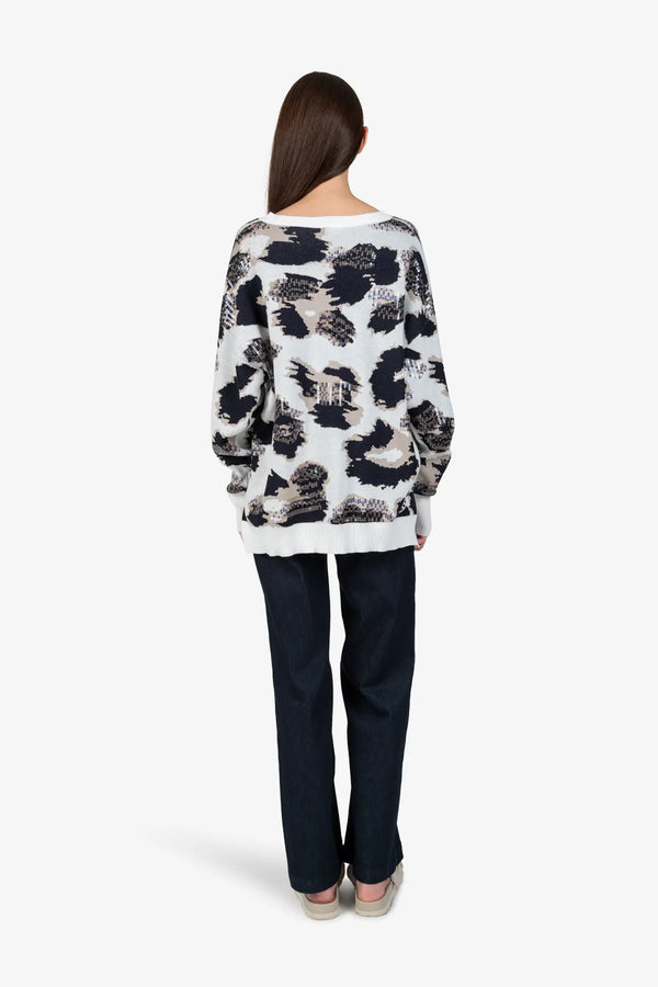 Pullover mit V-Ausschnitt 04