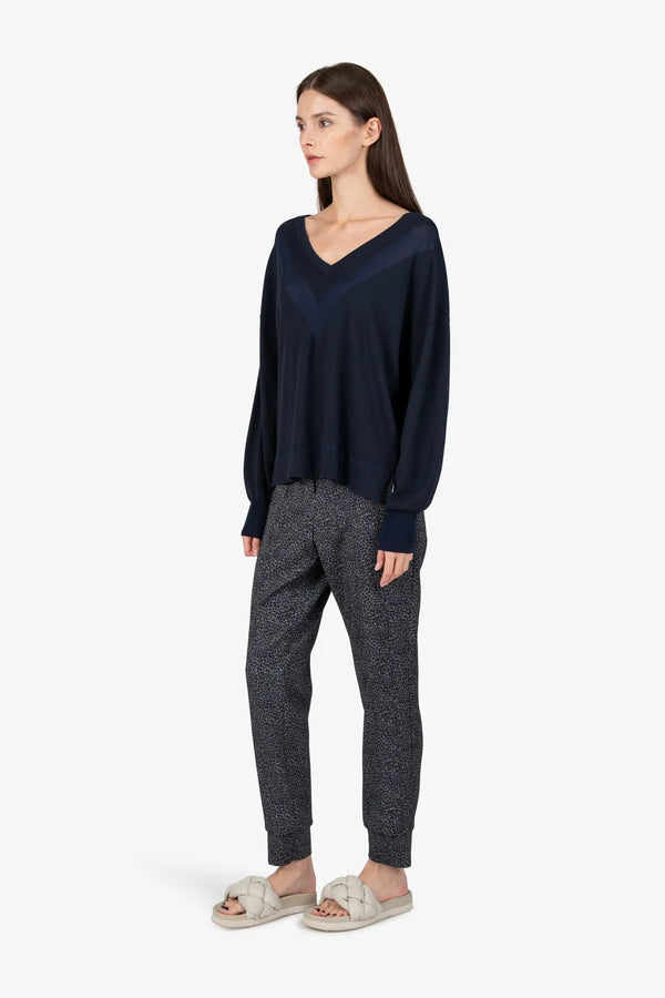 Pullover mit V-Ausschnitt 03