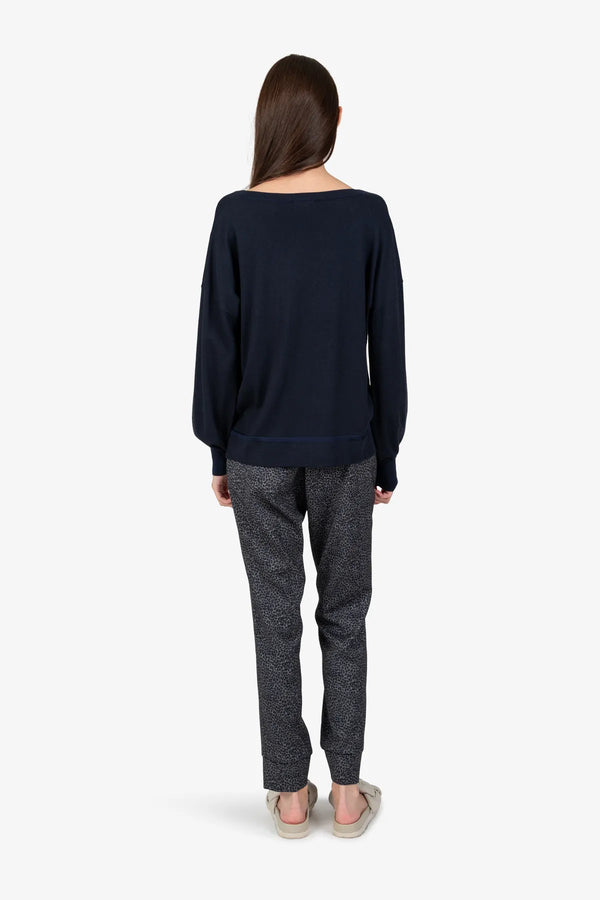 Pullover mit V-Ausschnitt 04