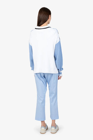 Pullover mit V-Ausschnitt 04