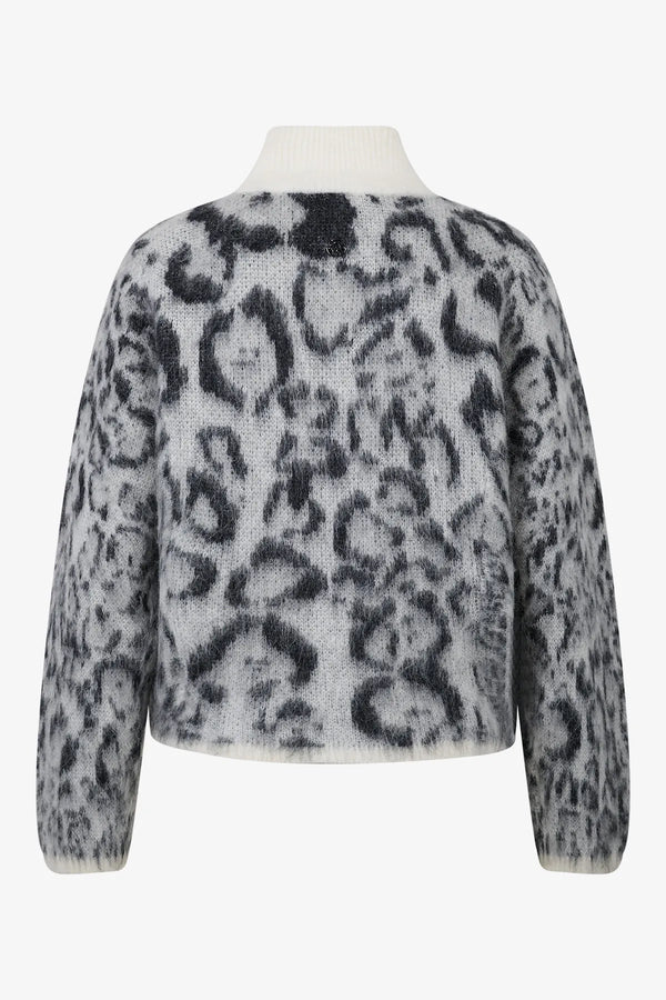 Kurze Strickjacke mit Leo-Jacquard 02