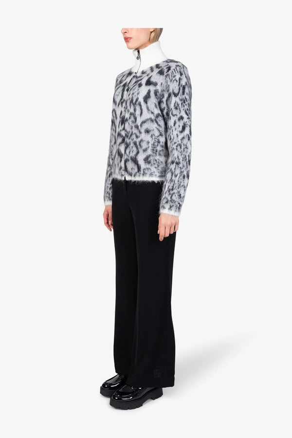 Kurze Strickjacke mit Leo-Jacquard 04