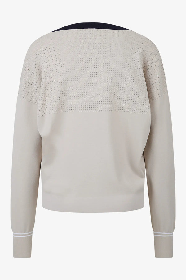 Funktionaler Pullover mit V-Ausschnitt 02