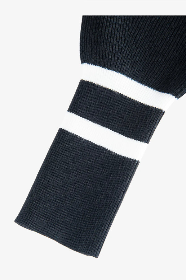 V-Ausschnitt-Pullover mit Kontraststreif 06