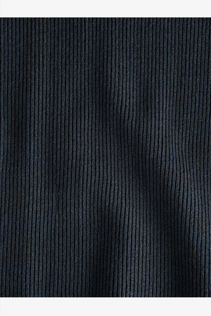 V-Ausschnitt-Pullover mit Kontraststreif 07