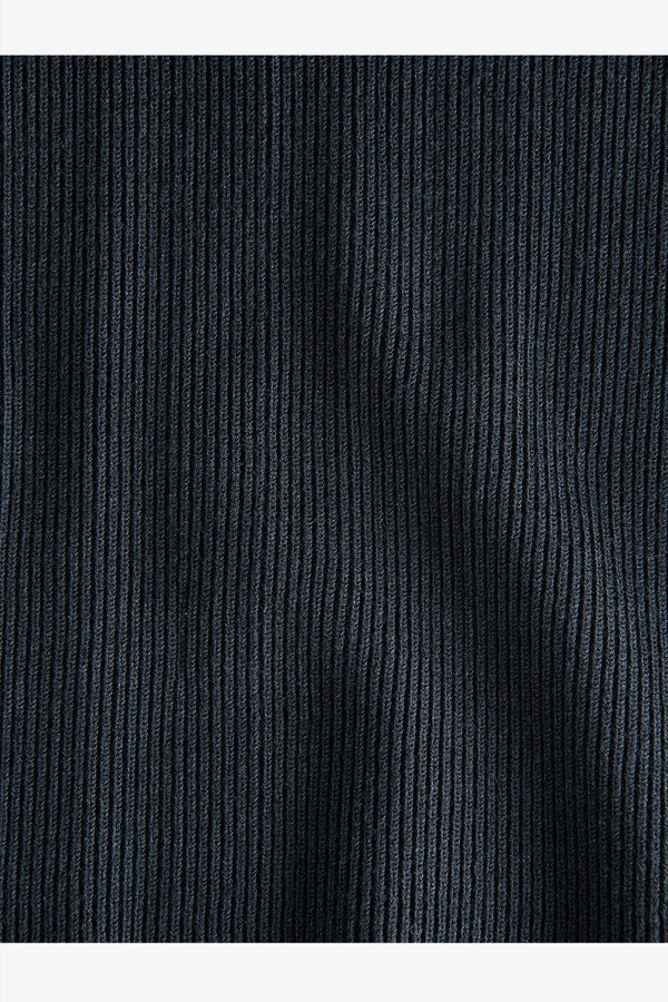 V-Ausschnitt-Pullover mit Kontraststreif 07