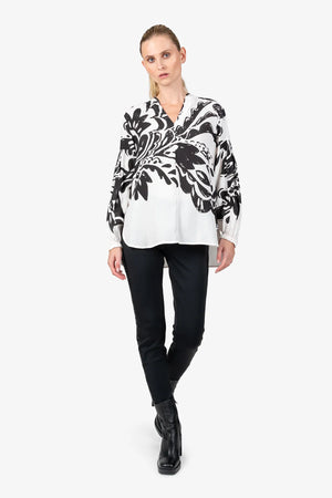 Longbluse mit V-Ausschnitt 02