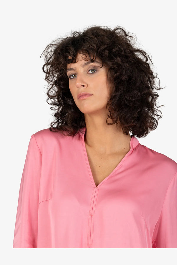 Bluse mit V-Ausschnitt 07
