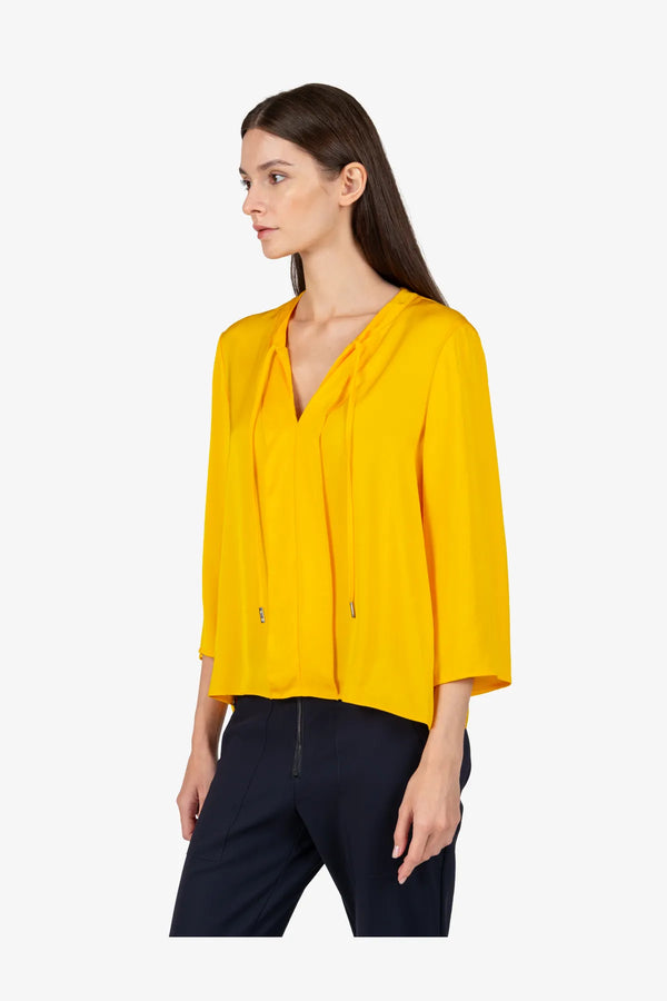 Bluse mit Rundhalsausschnitt 05