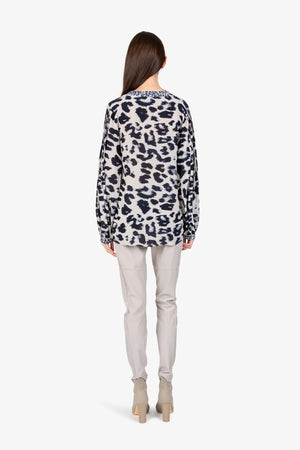 Bluse mit V- Ausschnitt 04