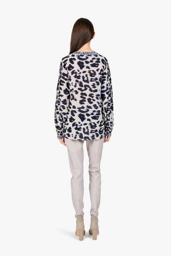 Bluse mit V- Ausschnitt 04