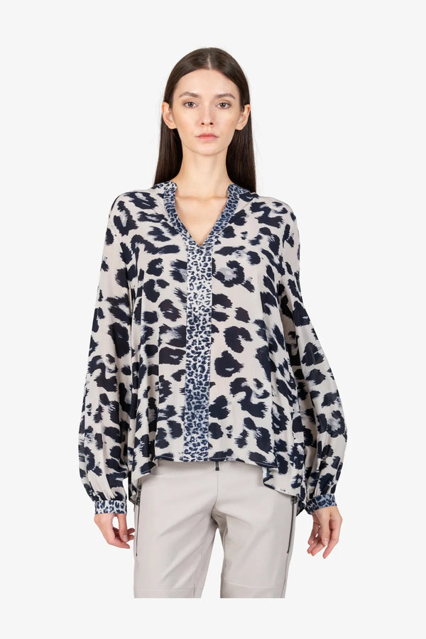 Bluse mit V- Ausschnitt 05
