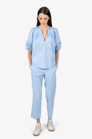Bluse mit V-Ausschnitt 02