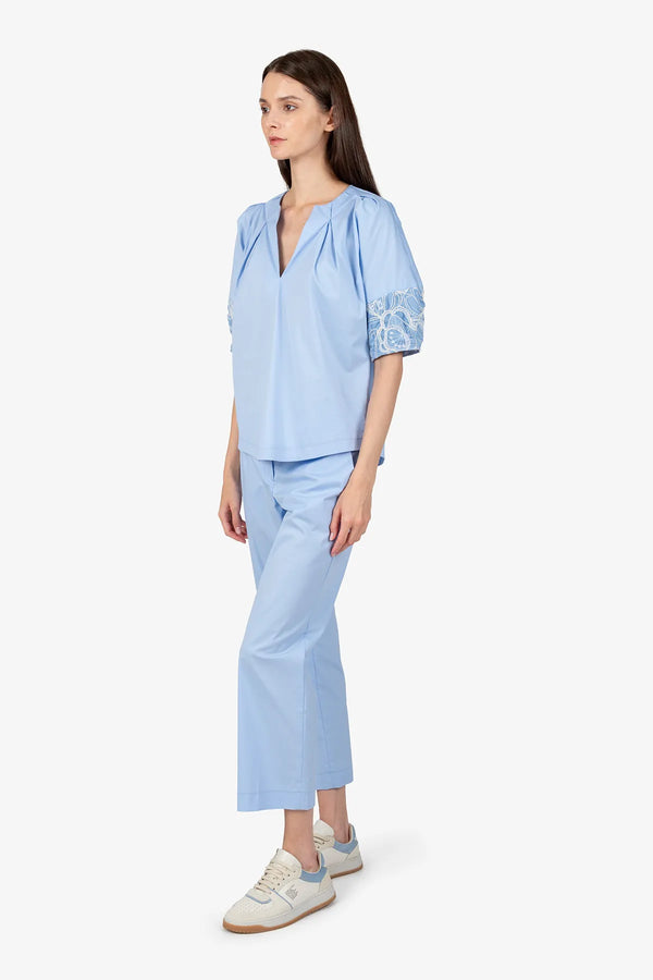 Bluse mit V-Ausschnitt 03