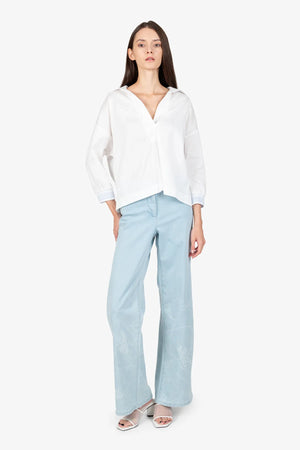 Kurze Bluse mit Hemdblusenkragen 02