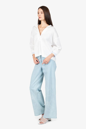 Kurze Bluse mit Hemdblusenkragen 03