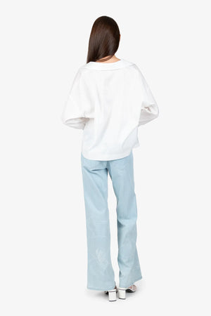 Kurze Bluse mit Hemdblusenkragen 04