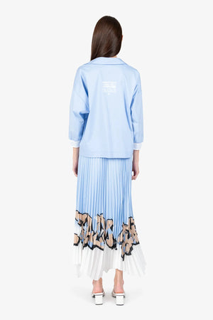 Kurze Bluse mit Hemdblusenkragen 04