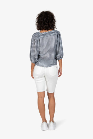 Bluse mit V-Ausschnitt 04