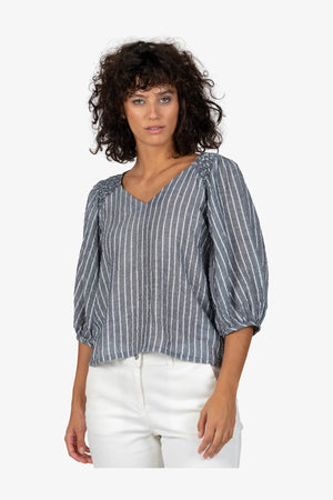 Bluse mit V-Ausschnitt 05