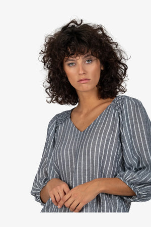 Bluse mit V-Ausschnitt 07