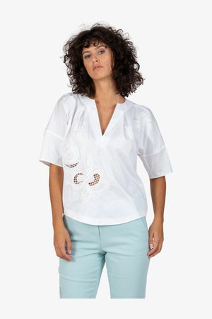 Bluse mit V-Ausschnitt 05