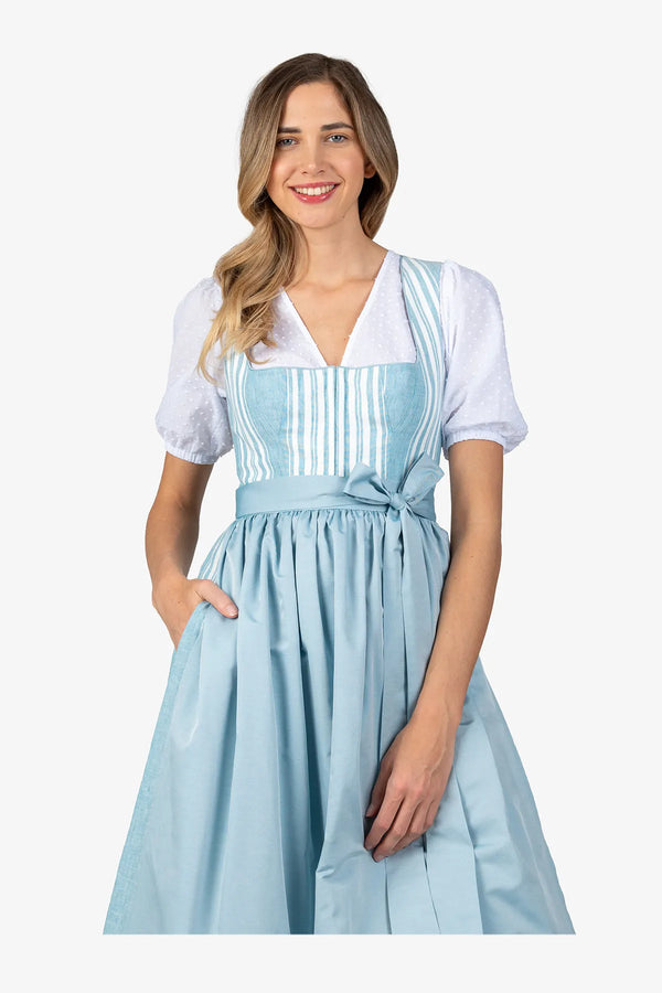 Dirndlbluse mit V-Ausschnitt 05
