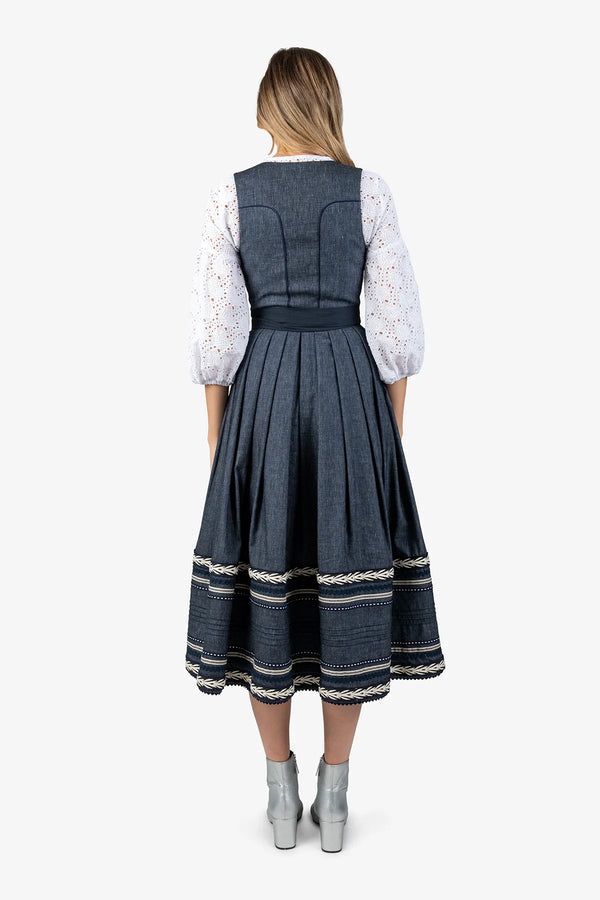 Dirndlbluse mit extravagantem Ärmel 04
