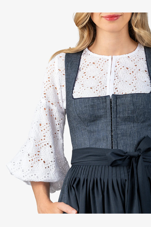 Dirndlbluse mit extravagantem Ärmel 06