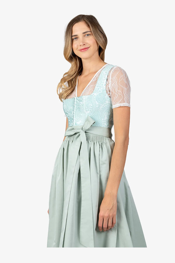 Dirndlbluse aus feiner Spitze 05