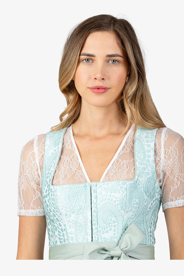 Dirndlbluse aus feiner Spitze 07