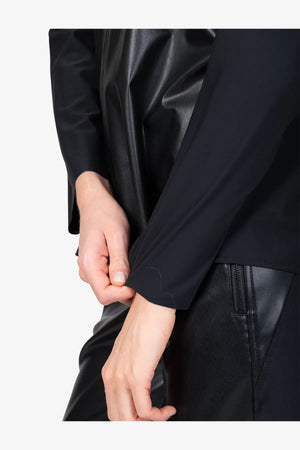 Bluse aus Kunstleder 06