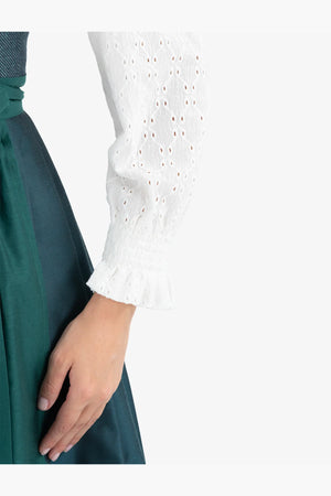 Dirndlbluse mit Lochstickerei 07