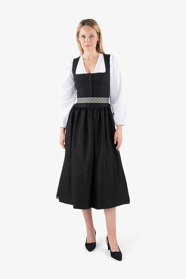Dirndlbluse aus transparenter Baumwolle 03