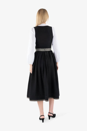 Dirndlbluse aus transparenter Baumwolle 05