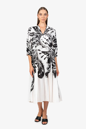 Maxi-Kleid mit Stehkragen 02