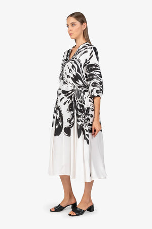 Maxi-Kleid mit Stehkragen 03