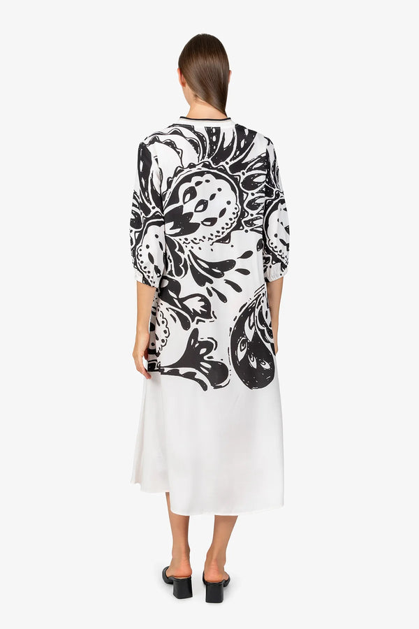 Maxi-Kleid mit Stehkragen 04