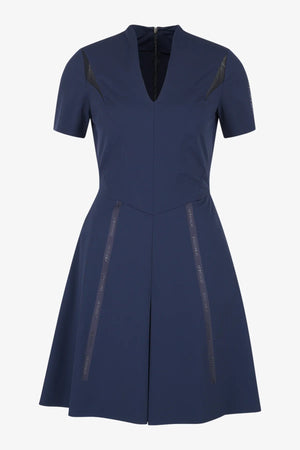 Golfkleid mit V-Ausschnitt 01
