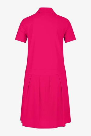 Golf-Kleid mit Faltenrock 02