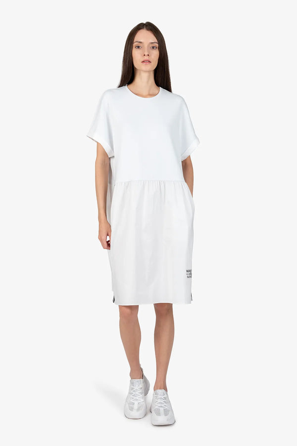 Kleid mit Rundhalsausschnitt 02