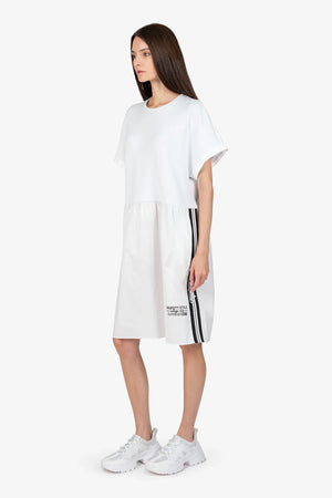 Kleid mit Rundhalsausschnitt 03