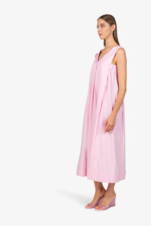 Ärmelloses Kleid mit V-Ausschnitt 03