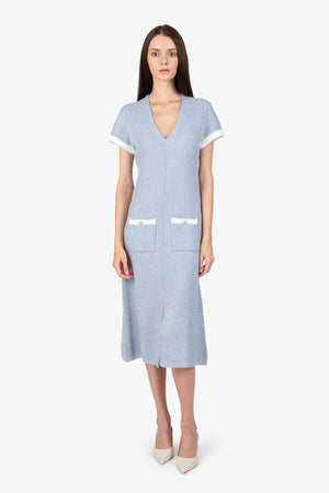 Strickkleid mit V-Ausschnitt 02