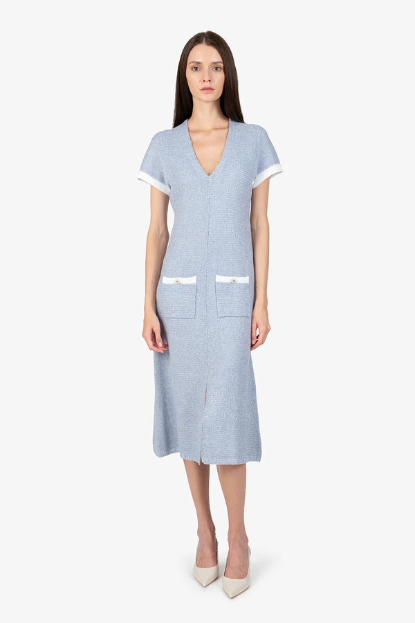 Strickkleid mit V-Ausschnitt 02