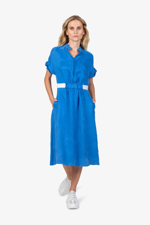 Kleid mit Stehkragen 02