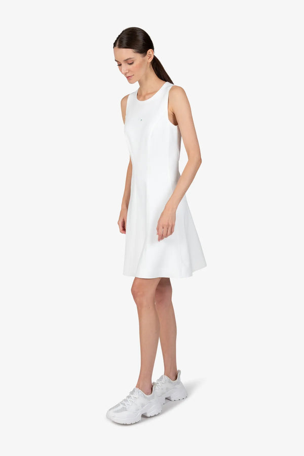 Kleid mit Rundhalsausschnitt 03