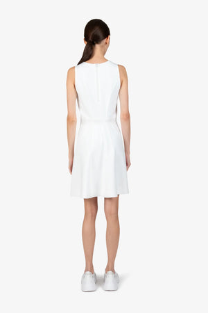 Kleid mit Rundhalsausschnitt 04