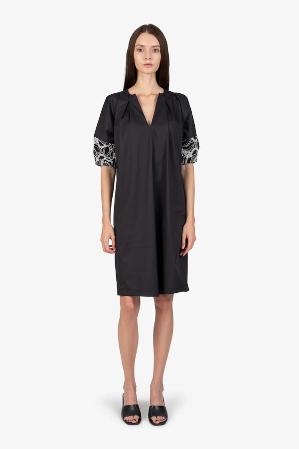 Kleid mit V-Ausschnitt 02